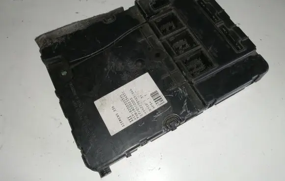 Renault Scenic II - Grand scenic II Comfort/convenience module 8200305575