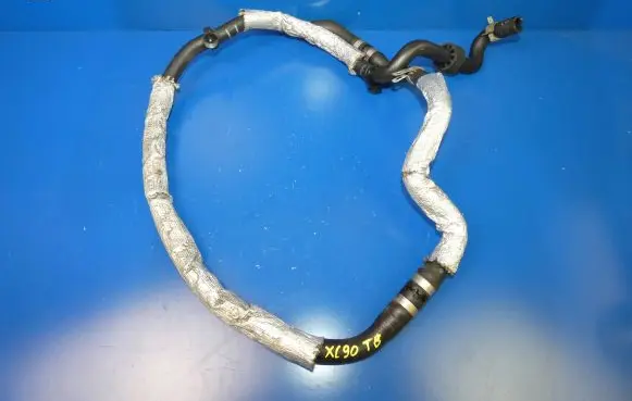 Volvo XC90 Engine coolant pipe/hose