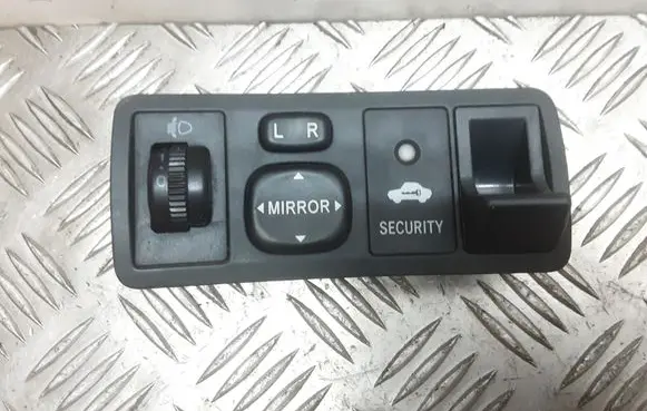 Toyota Corolla E120 E130 Wing mirror switch 183574