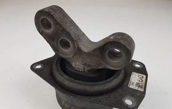 Opel Insignia A Engine mount bracket 13312095