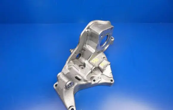 Volvo S90, V90 Engine mount bracket 31430996