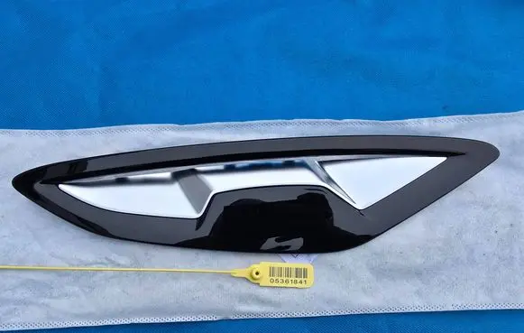 BMW 8 G14 Fender grill 8091026