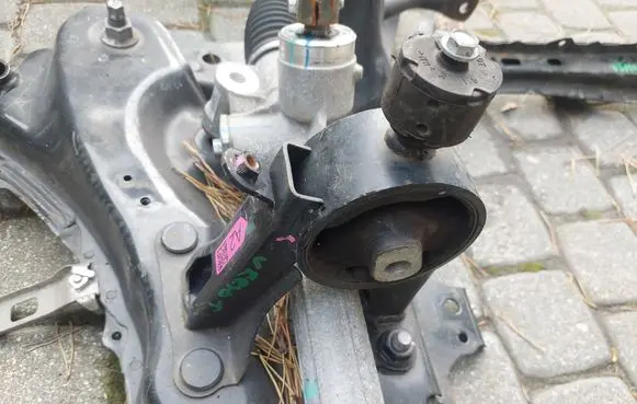 Toyota Verso Engine mount vacuum valve 