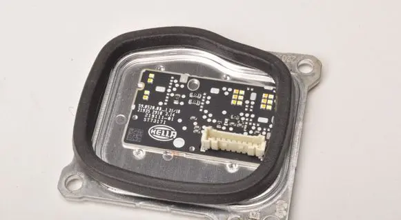 Volvo V60 LED ballast control module 220157-01