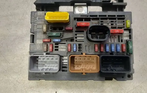 Peugeot 308 BSM Control unit 9675878480