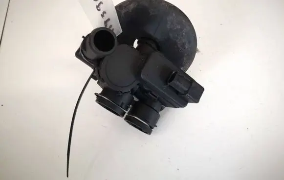 Audi A8 S8 D3 4E Engine coolant pipe/hose a2118320084