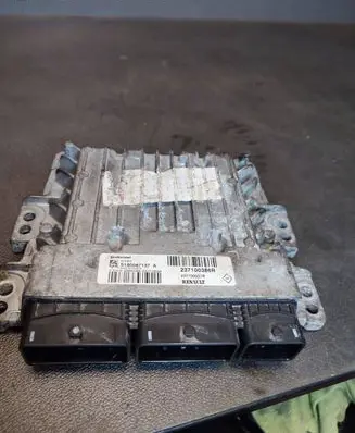 Nissan Qashqai Engine control unit/module 237100386R