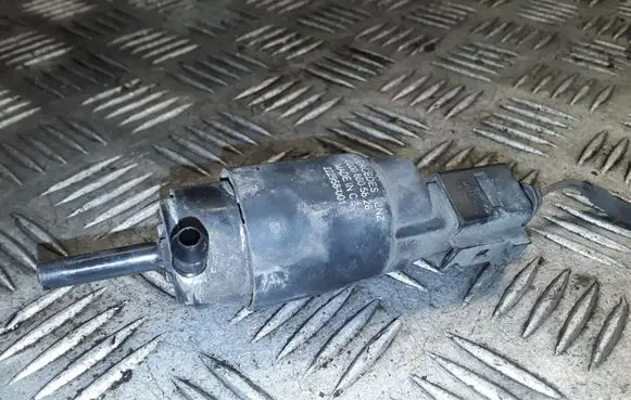 Mercedes-Benz Sprinter W901 W902 W903 W904 Windscreen/windshield washer pump A0008605826 222958001