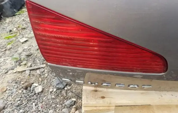 Peugeot 607 Tailgate rear/tail lights