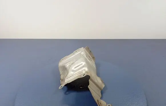 Volkswagen Fox Exhaust heat shield 03D253035F