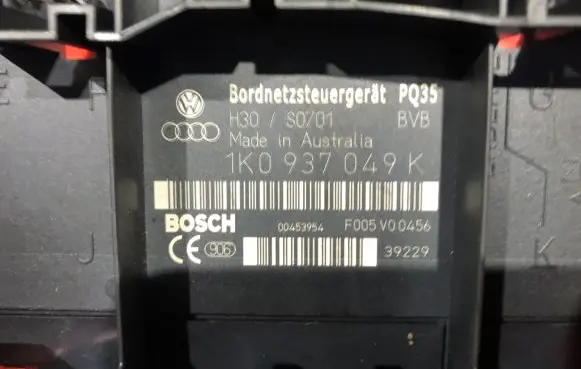 Volkswagen Touran I Comfort/convenience module 1K0937049K