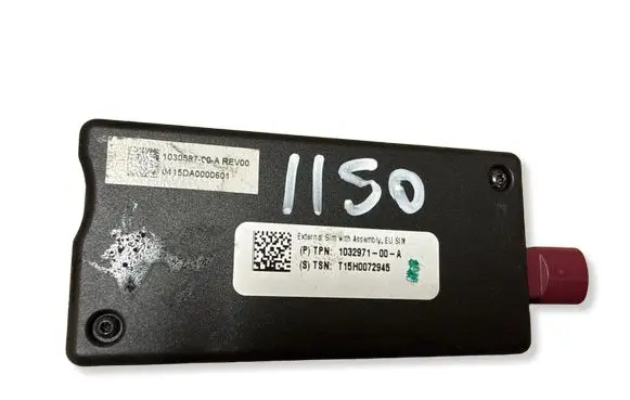 Tesla Model S Aerial antenna amplifier 103058700A