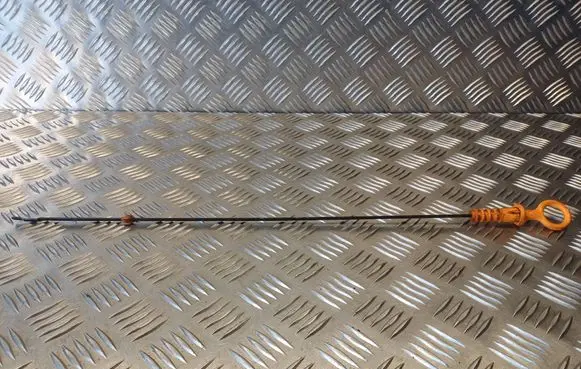 Volkswagen Golf V Oil level dip stick 038115611B