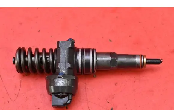 Skoda Superb B5 (3U) Fuel injector 038130073BA