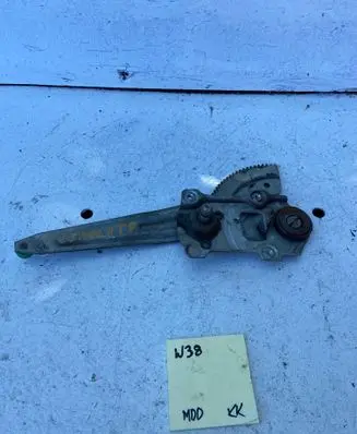 Toyota Corolla E110 Rear door manual window regulator 