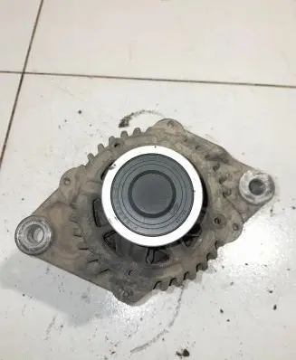 Opel Insignia A Generator/alternator 13502583