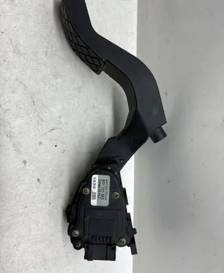 Audi A6 S6 C5 4B Accelerator throttle pedal 8D1721523 6PV00777007