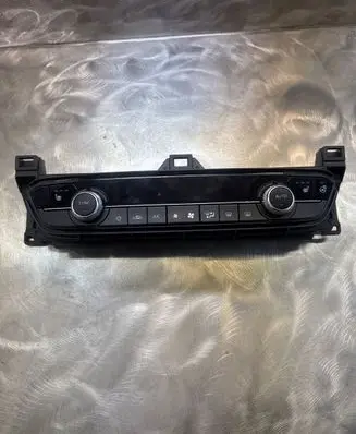 Mazda 6 Climate control unit 61190B