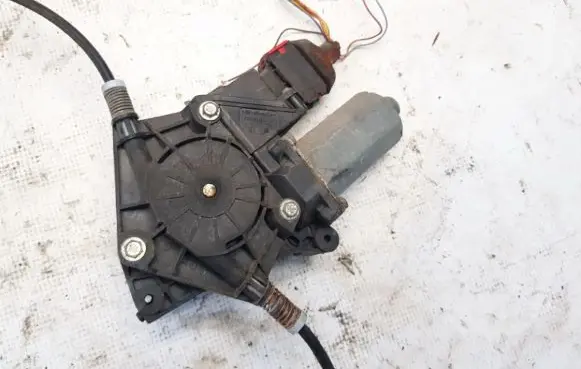 Peugeot 406 Front door window regulator motor 111169xxx