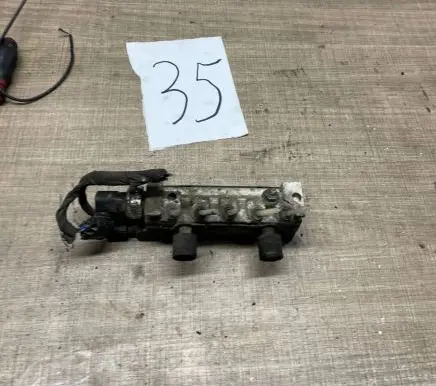 Mercedes-Benz S W220 Air suspension valve block A2203200258