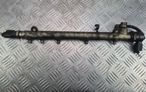 Mercedes-Benz E W211 Fuel main line pipe A6110700395