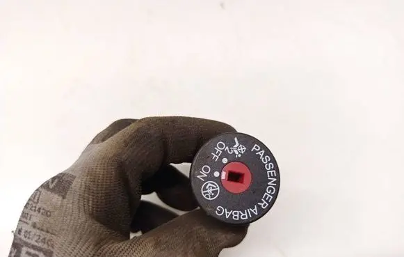 Ford Ka Passenger airbag on/off switch 14B268 D3L0J