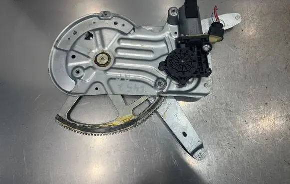 Volvo XC90 Front door window regulator with motor 3069902