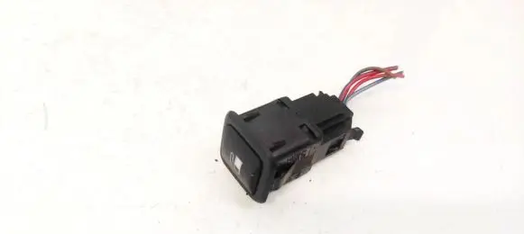 Volkswagen PASSAT B5 Fuel tank opening switch 3B0959833A