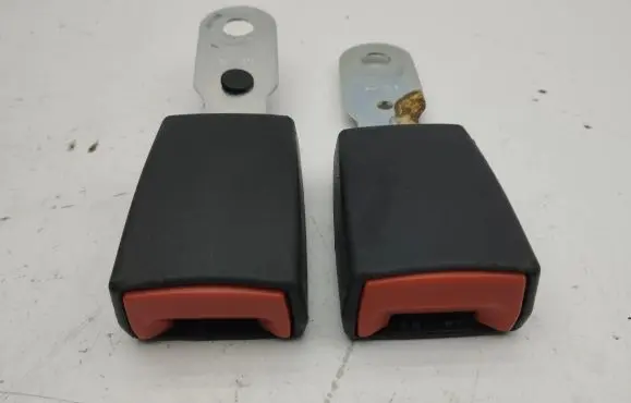 Chrysler Grand Voyager V Rear seatbelt buckle 431103H