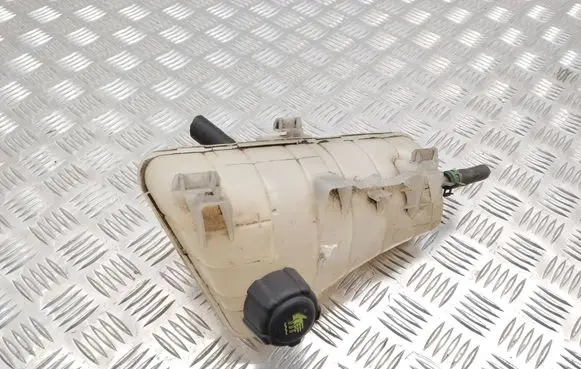 Mercedes-Benz Citan W415 Coolant expansion tank/reservoir 8200455786