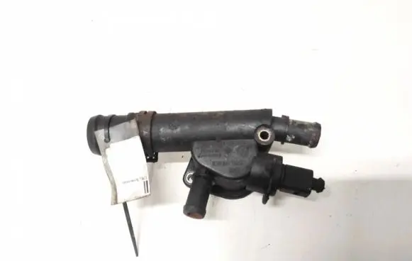 Volkswagen Golf V Engine coolant pipe/hose 038121132D
