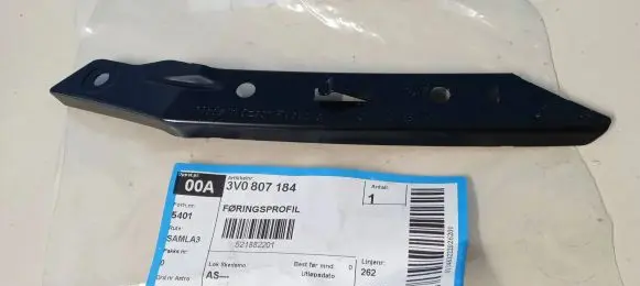 Skoda Superb B8 (3V) Front bumper mounting bracket 3V0807184