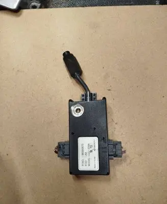 Suzuki Forenza Aerial antenna amplifier 96550675 GDJ200R 5L15