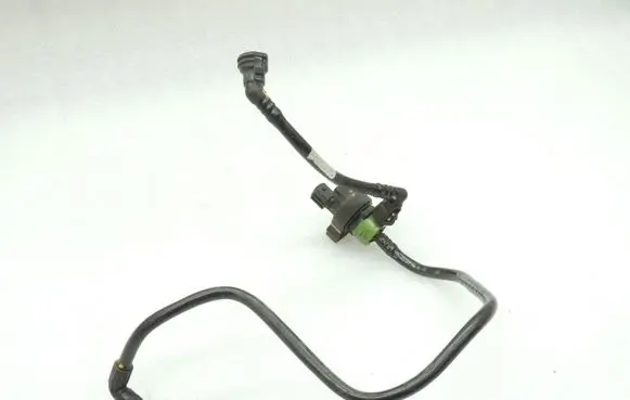 Mercedes-Benz E W212 Breather valve A2124702393 A2124710315