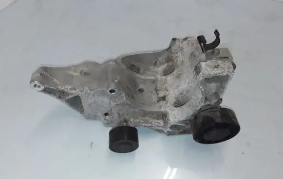 BMW 5 F10 F11 Generator/alternator bracket 7802639
