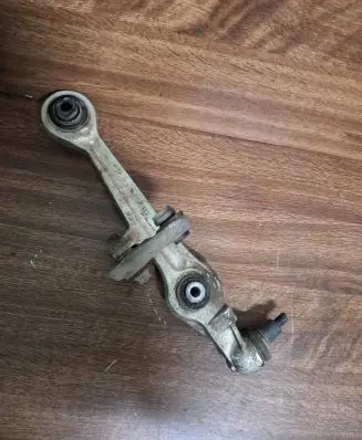 Volkswagen PASSAT B5 Front lower control arm/wishbone 3273001791931420