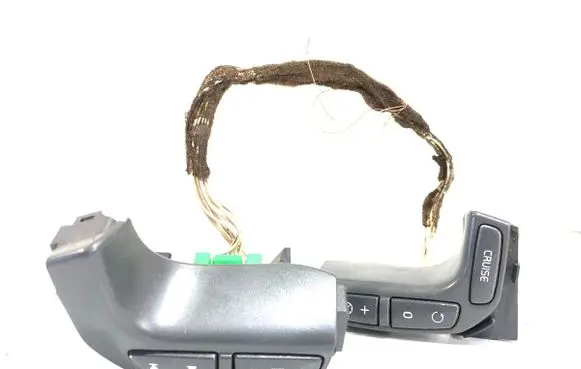 Volvo V70 Steering wheel buttons/switches 9141887-00W23
