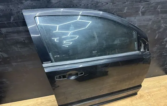 Dodge Caliber Front door