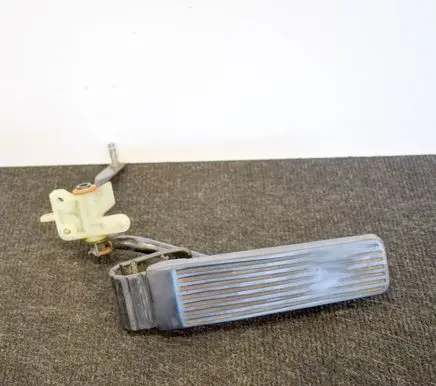 Mercedes-Benz SL R129 Accelerator throttle pedal 1293010282