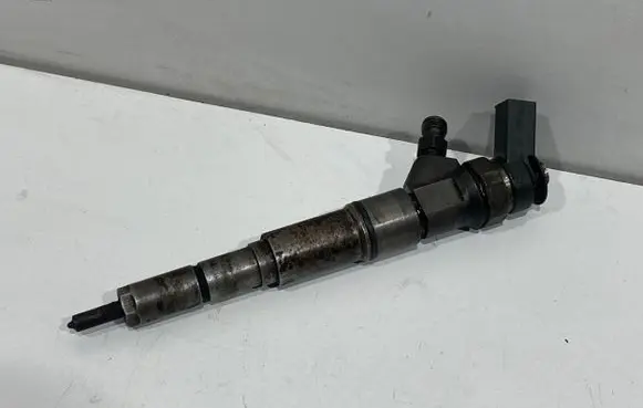 BMW X5 E53 Fuel injector 0445110131 7789661