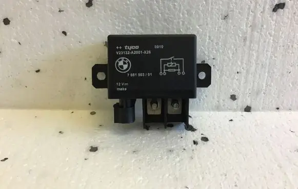 BMW 7 F01 F02 F03 F04 Coolant fan relay 7661503 766150301 V23132A2001X26