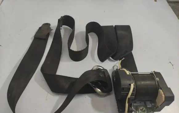 Volkswagen Caddy Front seatbelt 2K0857805E 34044285 65591