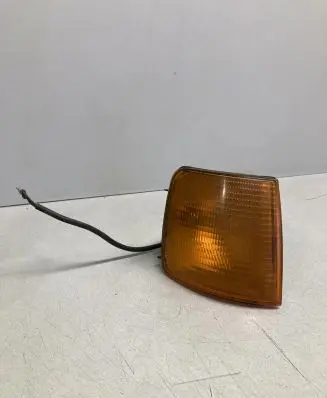 Volkswagen PASSAT B3 Front indicator light 357953050