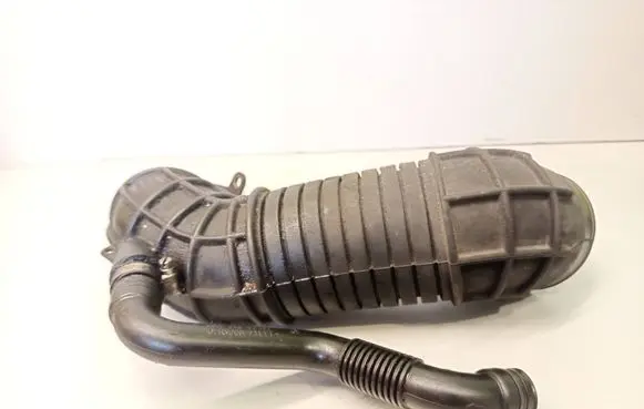 Audi A4 S4 B7 8E 8H Turbo air intake inlet pipe/hose 8E0129615J
