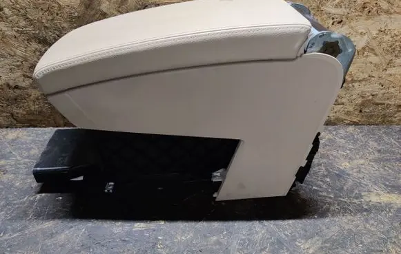 Volkswagen PASSAT B7 Armrest 3C0863319AQ