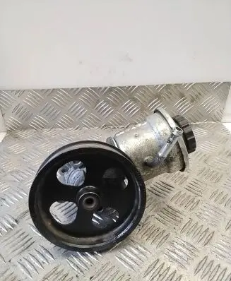 Toyota Corolla Verso AR10 Power steering pump