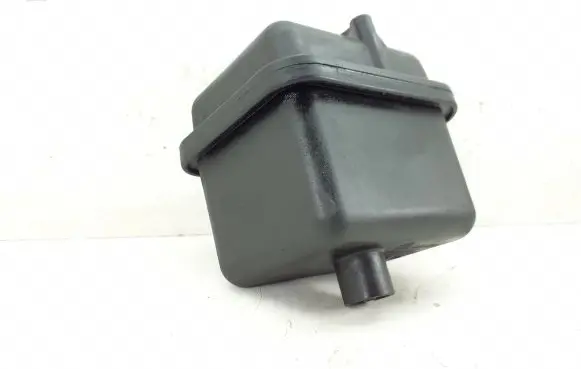 Vacuum air tank