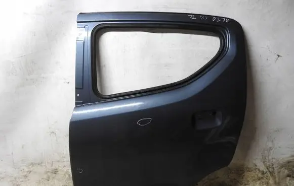 Suzuki Grand Vitara I Rear door ZY4C06