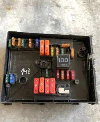 Volkswagen Touran I Fuse module 1K0937521C