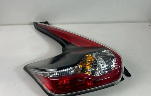 Nissan Juke I F15 Rear/tail lights